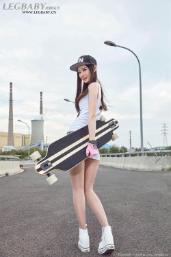 美女脱光衣服的